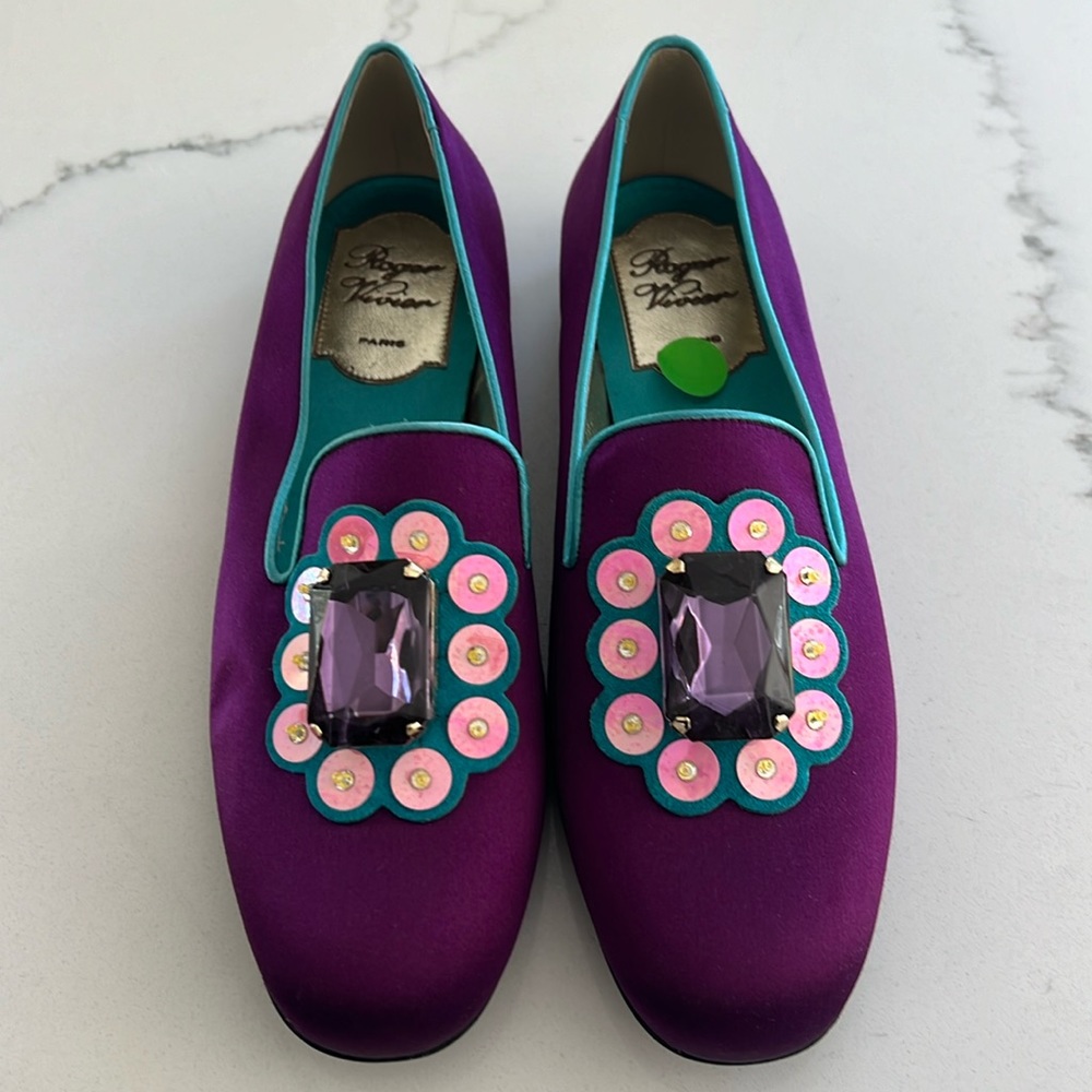 Roger Vivier Flats